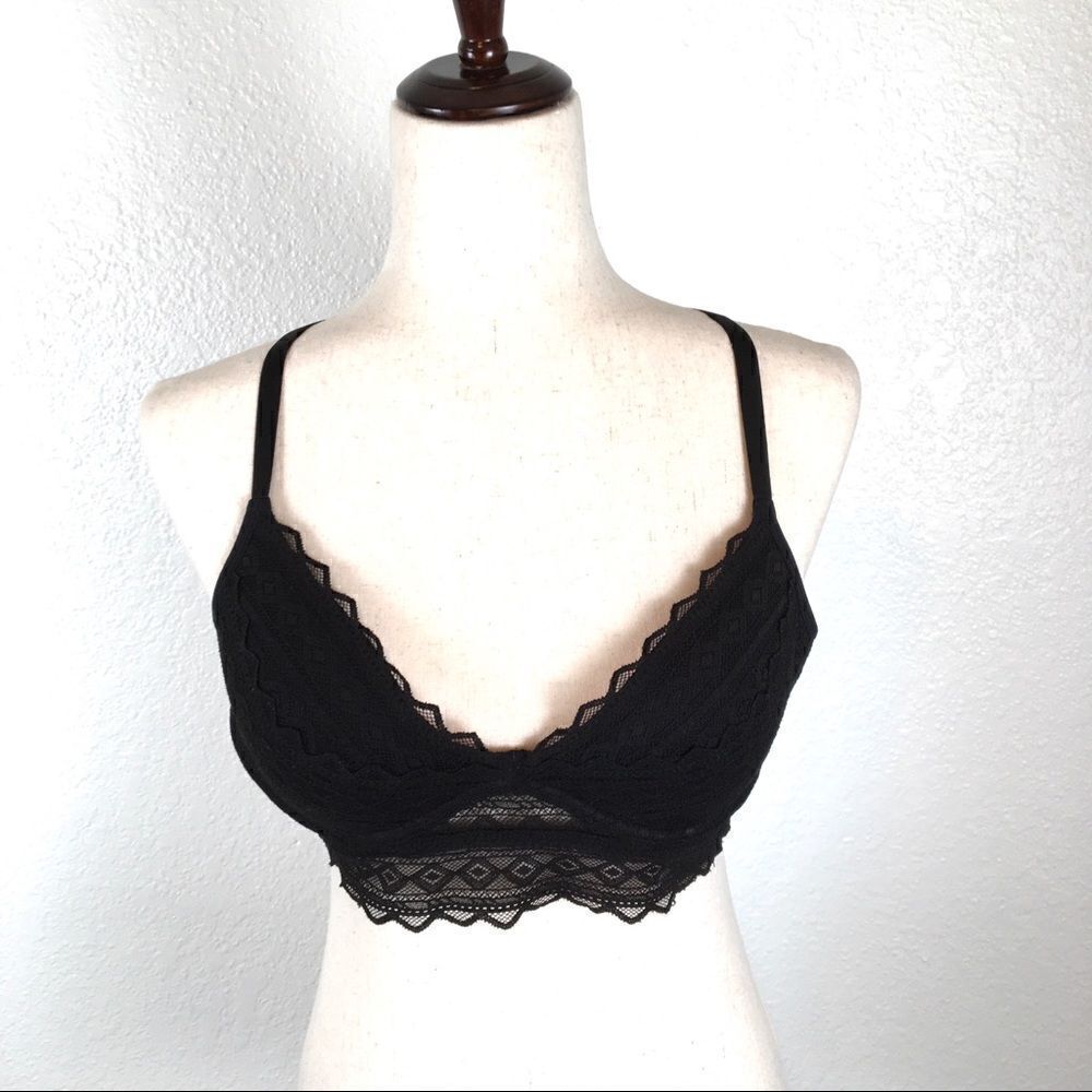 PINK Victoria’s Secret black lace racer back bra M